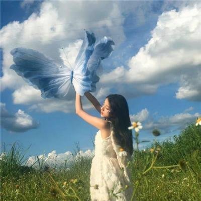 一线女星私下抽烟，公司火速否认，三天三夜持续发酵